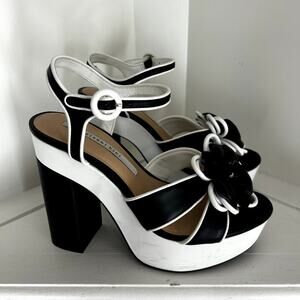 Gianni Bini Brook Retro Colorblock flower ornament platform Heels